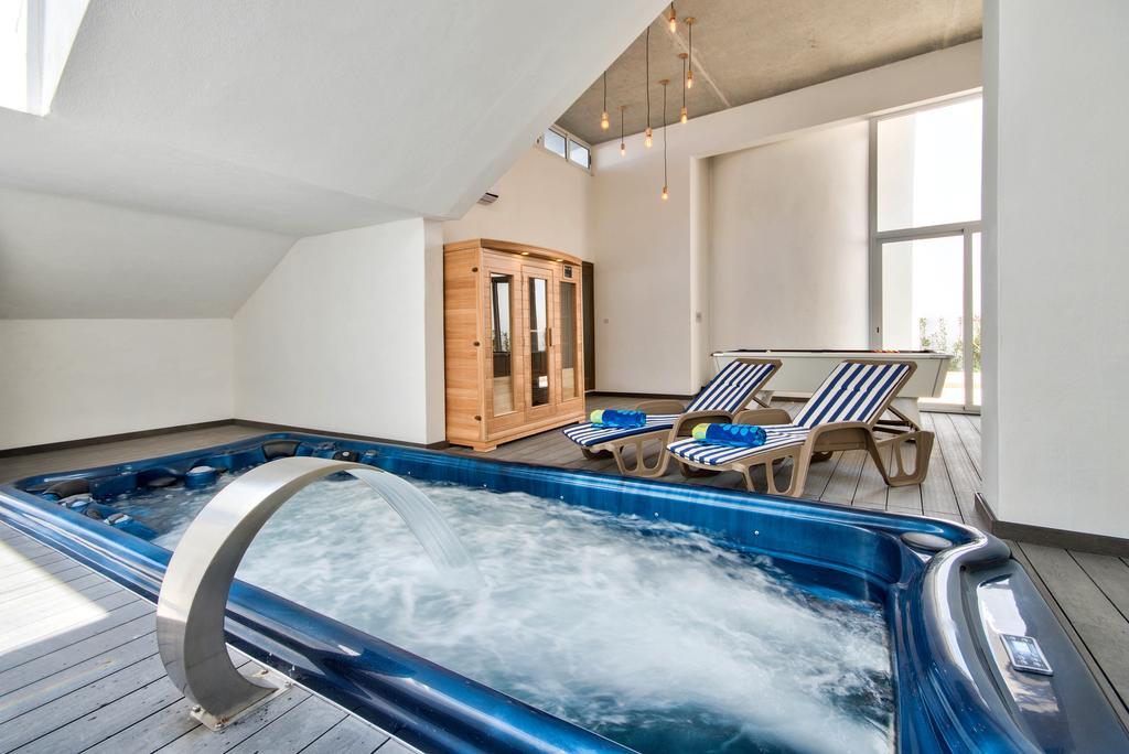 Villa Gaia - Sunset Views, Indoor Heated Pool, Sauna And Games Room Mellieħa Extérieur photo