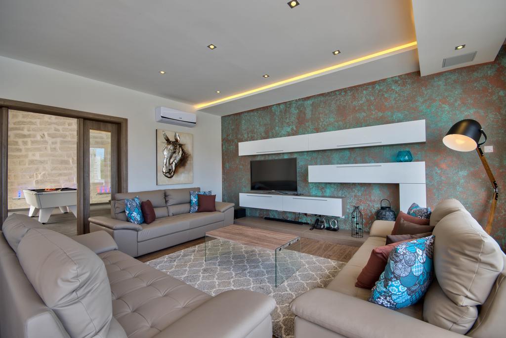 Villa Gaia - Sunset Views, Indoor Heated Pool, Sauna And Games Room Mellieħa Extérieur photo